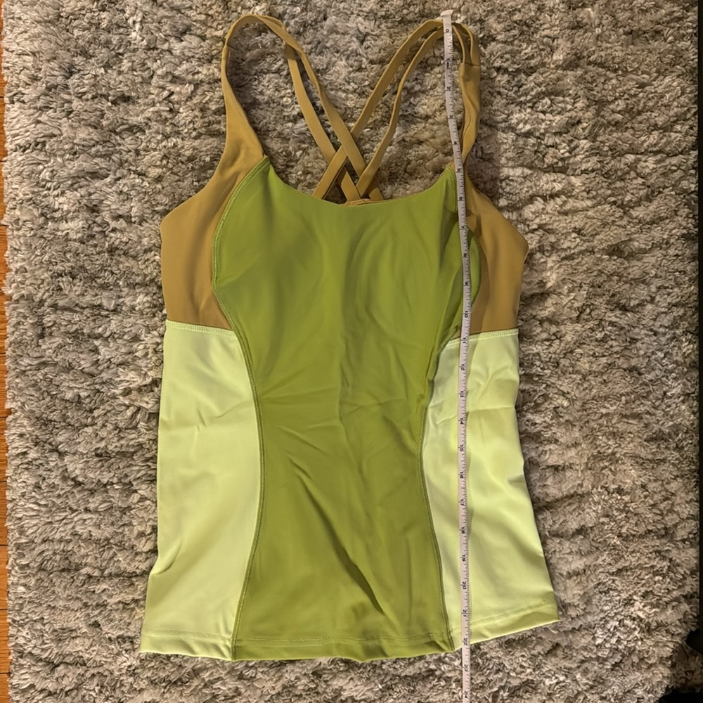 Lululemon Energy Tank - Picture 9 of 9